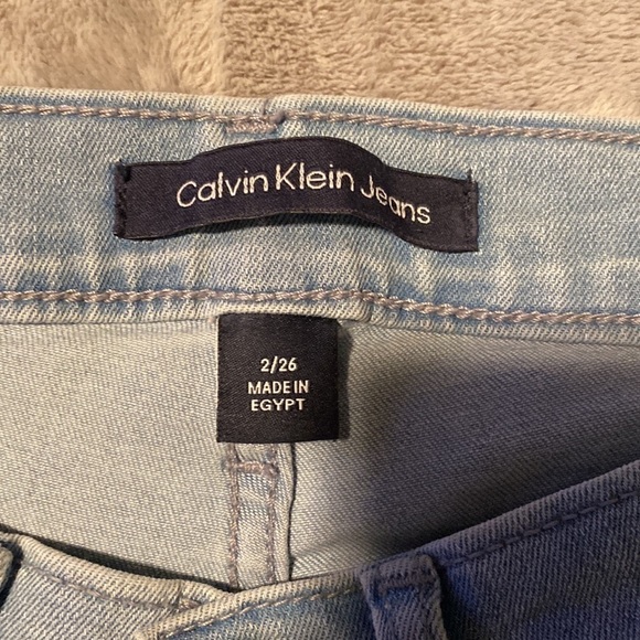 Calvin Klein Jeans - Picture 2 of 3